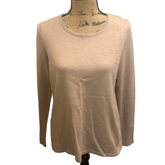 Chicos Tan Knit Crew Neck Sweater Covered Button Detail Pullover Size 1 (M) - Picture 1 of 9